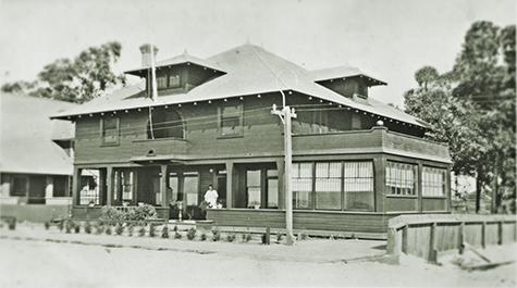 Photo of the Graves home on Brighton Beach ca. 1925