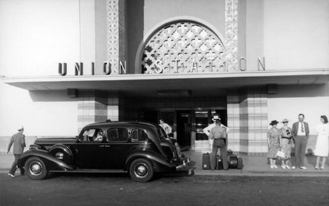 Passenger drop off at Union Station