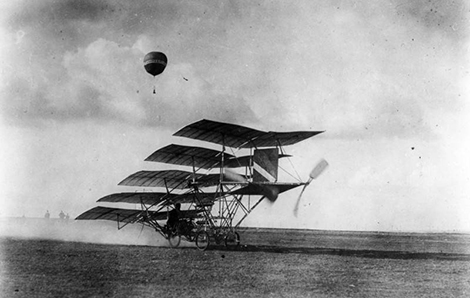 A multiplane landing on Dominguez Field