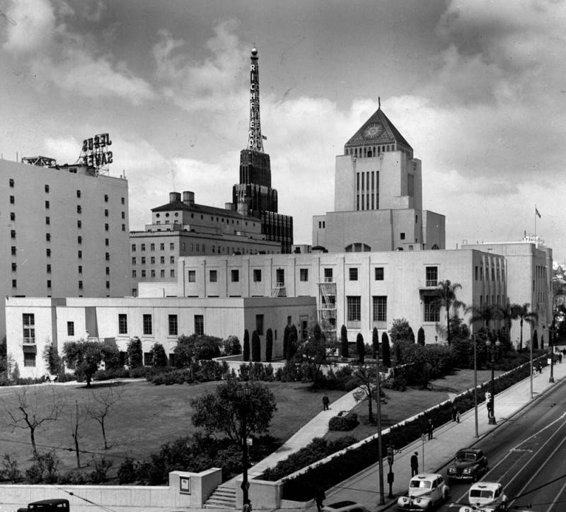 The northeast corner of Central Library's grounds 1949