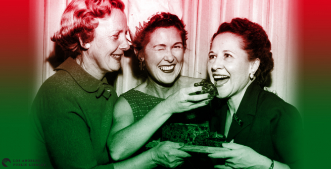 3 women eating fruitcake