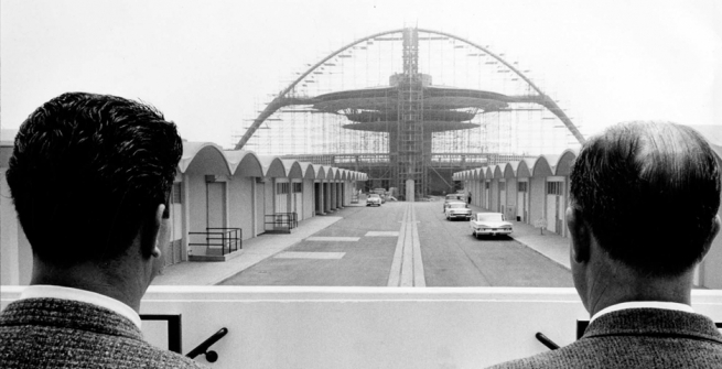 Paul Williams overlooks the construction of the airport restaurant in Los Angeles