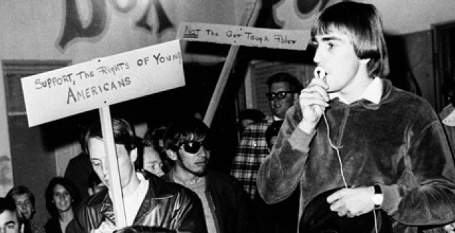 Protesters in front of Pandora’s Box, Herald Examiner Collection, photo dated November 20, 1966