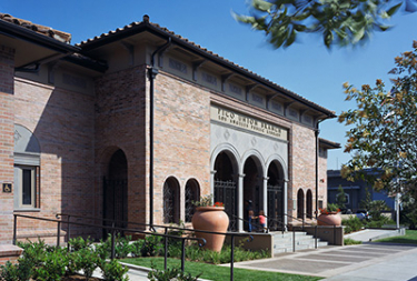 Exterior view of the Pico Union branch