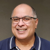 Author Daniel Olivas