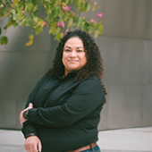 Author Cynthia Gonzalez