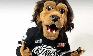 LA Kings Mascot, Bailey
