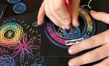 hands coloring spirographs