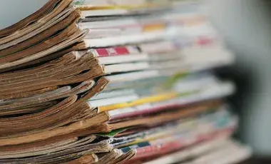 A pile of unidentified magazines, Image by Arturo Añez from Pixabay