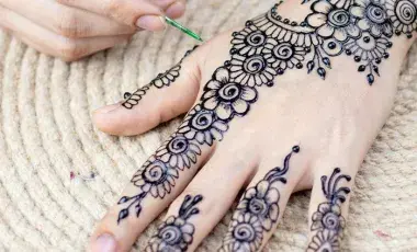 hands with henna