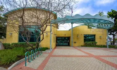 exterior of Mar Vista Branch Library