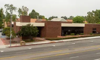 Exterior of Porter Ranch Branch Library