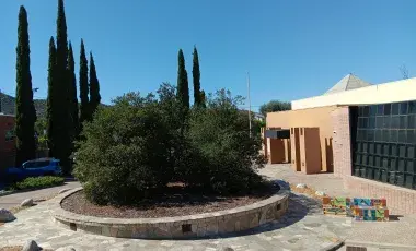 exterior of Sunland-Tujunga Branch Library