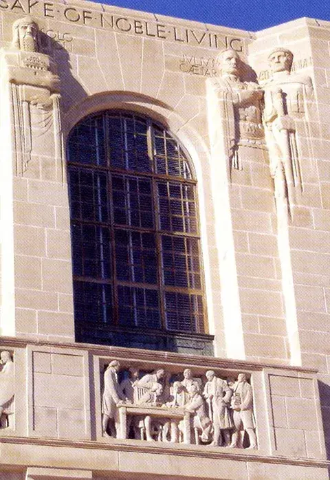 NEBRASKA CAPITOL BUILDING Exterior 