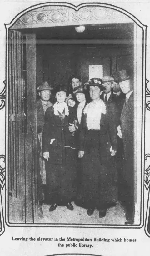 The library in the Metropolitan Building 1920