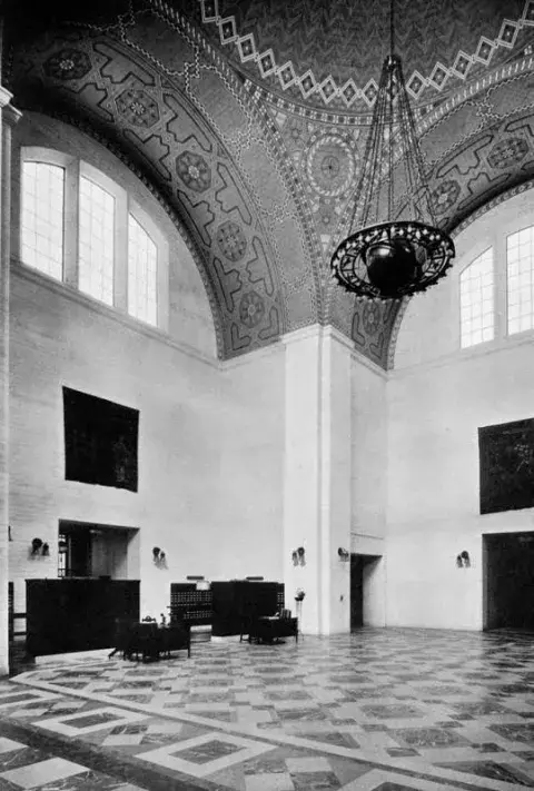 Tapestries on the walls of the rotunda