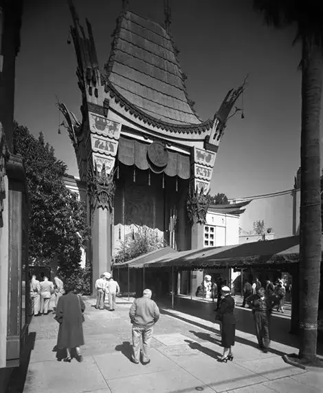 Entrance, Grauman