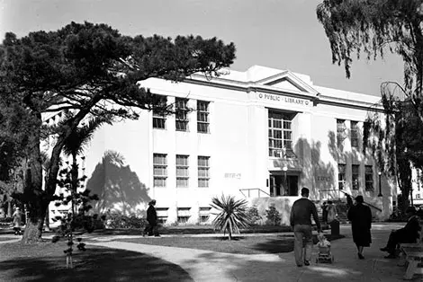 Long Beach Public Library