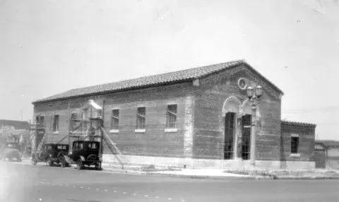 John Muir Branch Library (1930)