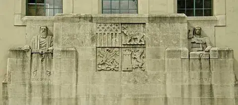 5th Street entrance to the Goodhue Building