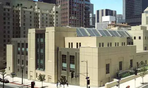 Exterior of Tom Bradley Wing of Richard J. Riordan Central Library