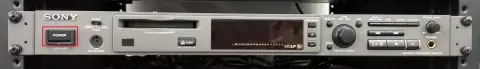 photo of minidisc deck power button