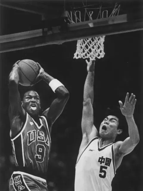 Michael_Jordan_and_Yunlong_Huang on the court