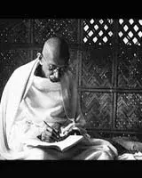 Great Soul: Mahatma Gandhi and His Struggle with India