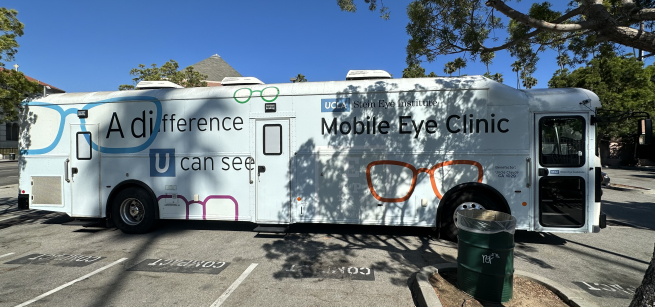 Picture of UCLA Mobile Clinic Bus