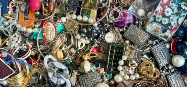 broken jewelry pieces