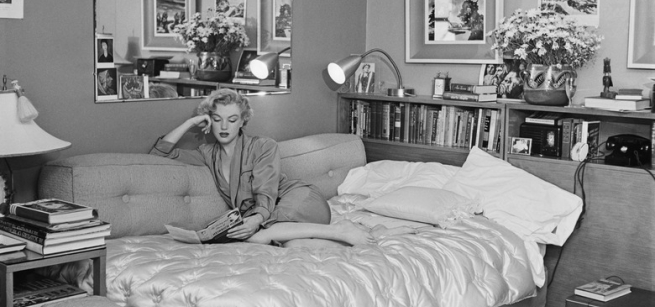 Marilyn Monroe at home