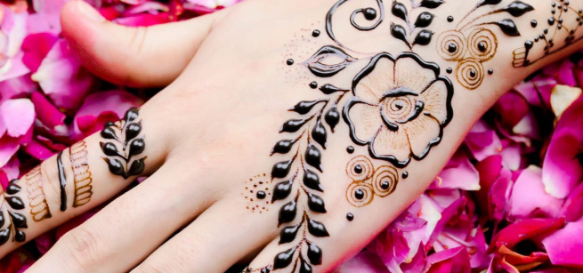 hand with henna tattoo