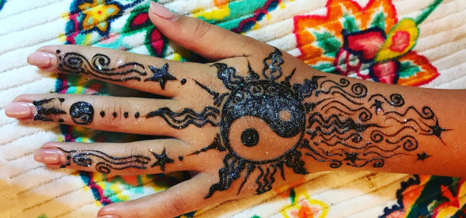 ying, yang, sun, moon, stars, henna, tattoo