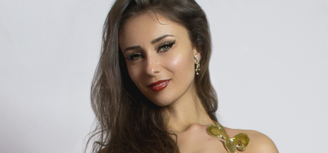 Picture of a professional belly dancer named Masha.