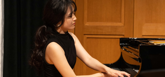 Hyewon Chang playing piano