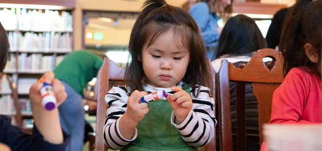 toddler making crafts