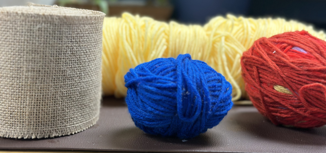 picture of burlap and yarn