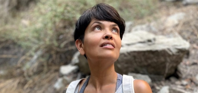 Author Myriam Gurba portrait in an outdoor setting