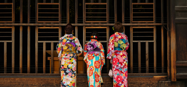women in their kimonos