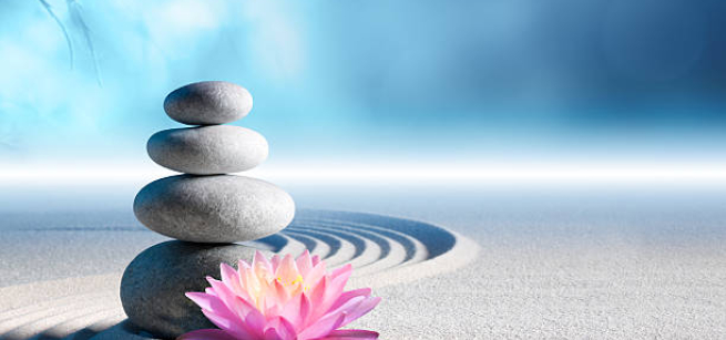 Peaceful image of rocks on a beach. 