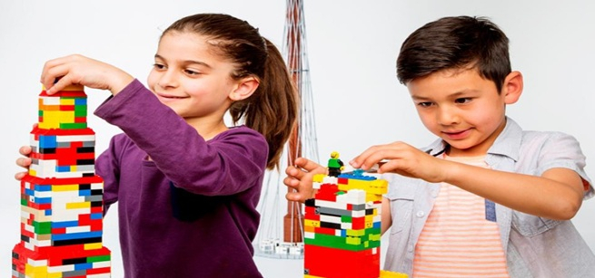Children building with blocks