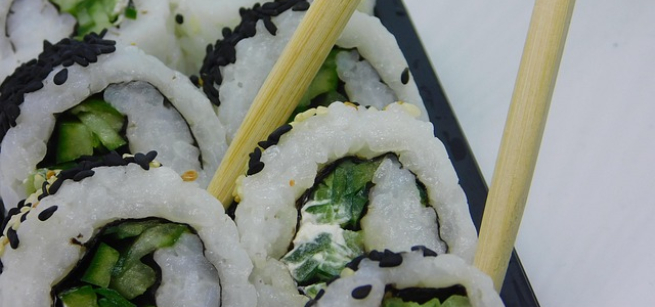 A color photo of a sushi roll, Image by Melinda Fiorino from Pixabay