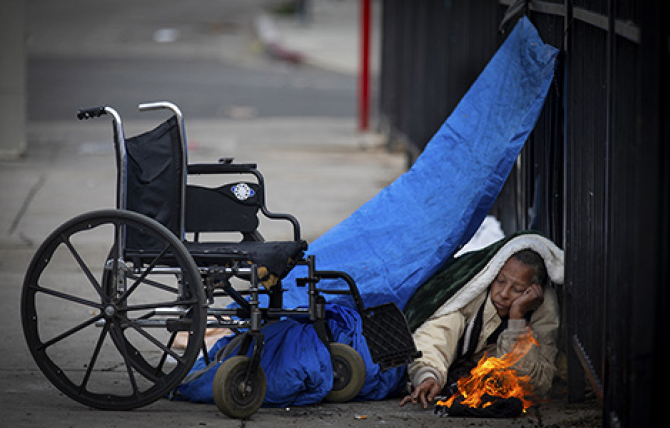 Francine Orr, Warming Fire, 2019, digital print, 30 x 40 in., courtesy of the Los Angeles Times