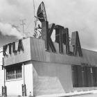 W6XYZ, one of L.A.’s earliest experimental stations, became the West Coast’s first commercial television station KTLA in 1947. Originally housed in a garage on the Paramount lot at Bronson Ave. and Marathon St. (pictured here) operations moved to Sunset Blvd. in 1958 where it remains today. Security Pacific National Bank Collection, 1949