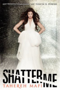Book cover of Shatter me 