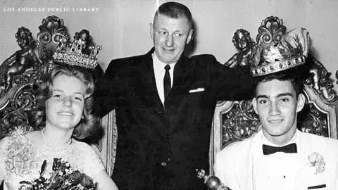 Teens crowned prom king and queen, 1961