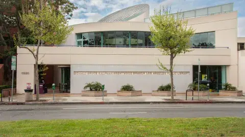 Exterior of Brentwood Branch Library