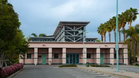 exterior of Venice Branch Library