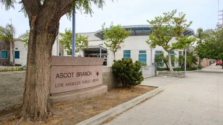 Will & Ariel Durant Branch Library, photo 6