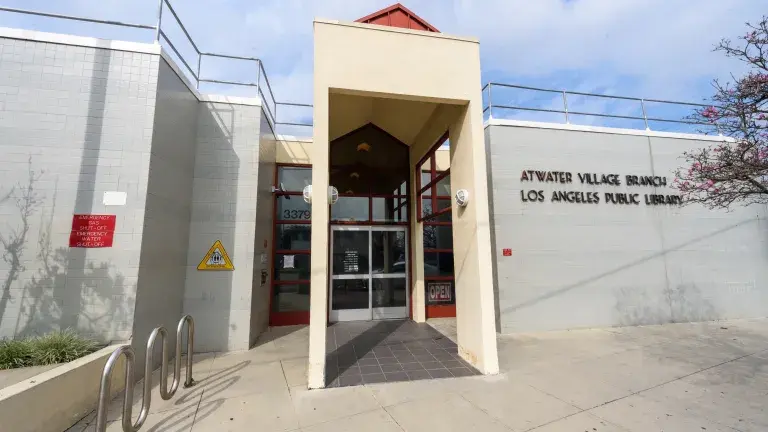 Will & Ariel Durant Branch Library, photo 4